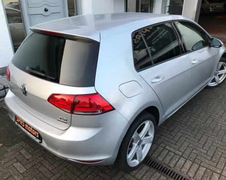 VOLKSWAGEN GOLF 7 1,2 BENZINE 5 DEURS  04/04/2014  89841 KM  GEKEURD + GARANTIE !