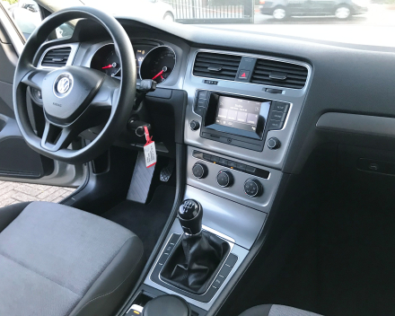 VOLKSWAGEN GOLF 7  BENZINE  28/06/2013   80250 KM  GEKEURD + GARANTIE