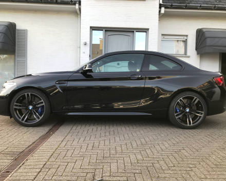 BMW M2  370 PK PRACHTWAGEN  SLECHTS 8,821 KM + GARANTIE