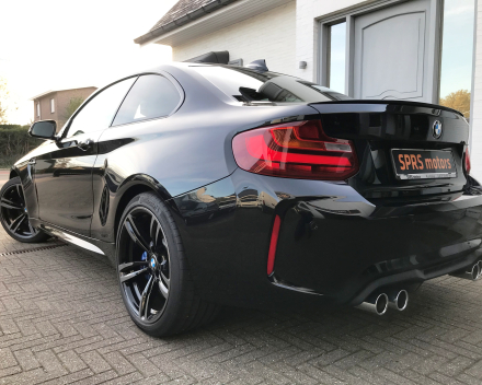 BMW M2  370 PK PRACHTWAGEN  SLECHTS 8,821 KM + GARANTIE