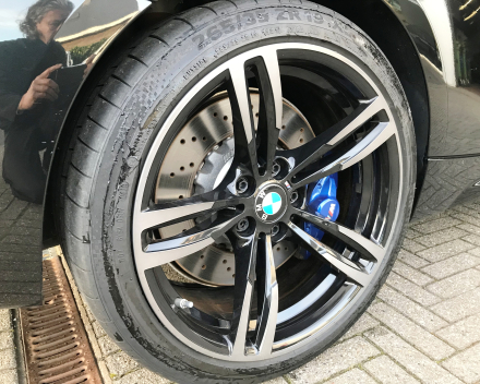 BMW M2  370 PK PRACHTWAGEN  SLECHTS 8,821 KM + GARANTIE