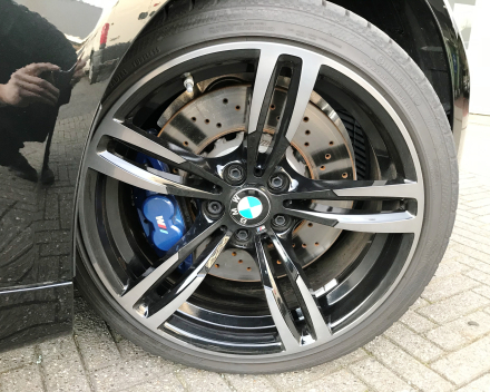 BMW M2  370 PK PRACHTWAGEN  SLECHTS 8,821 KM + GARANTIE