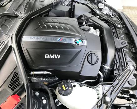 BMW M2  370 PK PRACHTWAGEN  SLECHTS 8,821 KM + GARANTIE