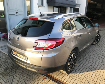 RENAULT MEGANE "BOSE"  09/07/2014  GEKEURD  GARANTIE  6.800 EURO