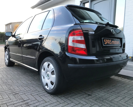 SKODA FABIA 1,2 MPI  BENZINE  SLECHTS 91.883 KM   2550 EURO  GEKEURD