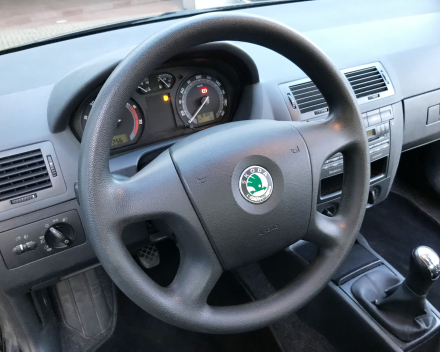 SKODA FABIA 1,2 MPI  BENZINE  SLECHTS 91.883 KM   2550 EURO  GEKEURD