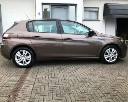 PEUGEOT 308 1,6HDI  NAVIGATIE / ALU / GARANTIE / 96.843 KM  / 8800 EURO