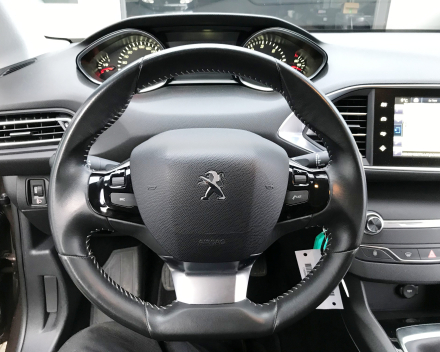 PEUGEOT 308 1,6HDI  NAVIGATIE / ALU / GARANTIE / 96.843 KM  / 8800 EURO