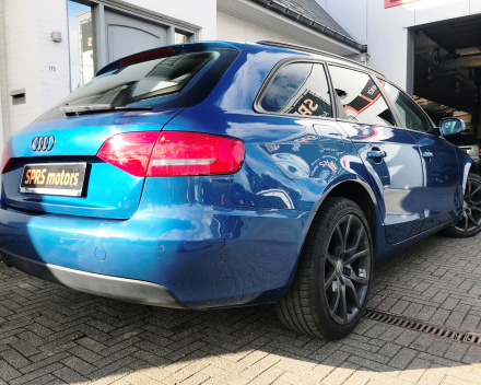 AUDI A4 2,0TDI AVANT  NAVI / AIRCO / PDC / EURO 5  30/05/2011