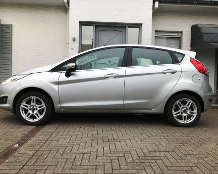 FORD FIESTA 1,0 BENZINE NIEUW MODEL /GEKEURD / 07/11/2013