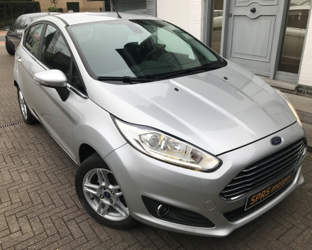 FORD FIESTA 1,0 BENZINE NIEUW MODEL /GEKEURD / 07/11/2013