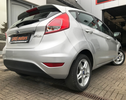 FORD FIESTA 1,0 BENZINE NIEUW MODEL /GEKEURD / 07/11/2013