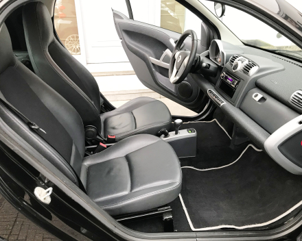 SMART forTwo  LEDER / AIRCO / ALU / PANORAM DAK / VERW.ZETELS  SLECHTS 63.828 KM