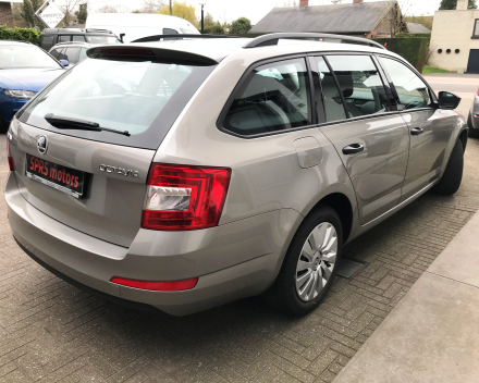 SKODA OCTAVIA  10/11/2015   110.400 KM GEKEURD VR VERKOOP