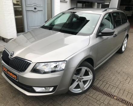 SKODA OCTAVIA  10/11/2015   110.400 KM GEKEURD VR VERKOOP