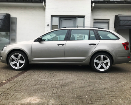 SKODA OCTAVIA  10/11/2015   110.400 KM GEKEURD VR VERKOOP