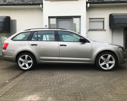 SKODA OCTAVIA  10/11/2015   110.400 KM GEKEURD VR VERKOOP