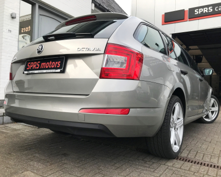 SKODA OCTAVIA  10/11/2015   110.400 KM GEKEURD VR VERKOOP