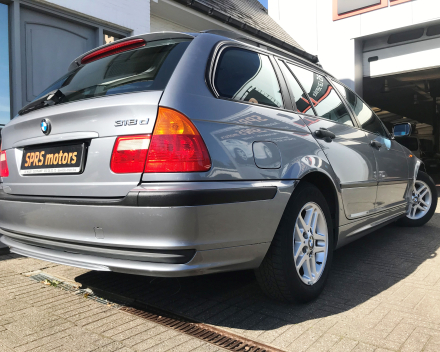 BMW 318 D TOURING OVERNAMEWAGEN 26/05/2005  103471 KM  