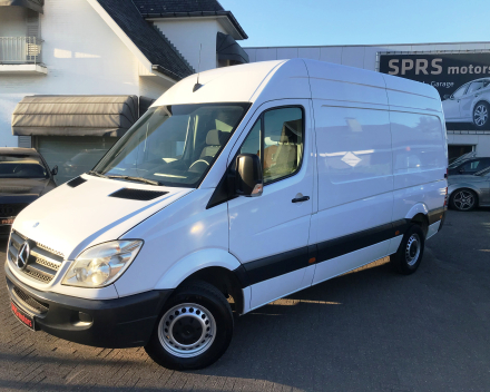 MERCEDES SPRINTER VERHOOGD 26/03/2010   158.118 KM  6950 + BTW