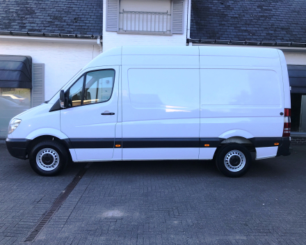 MERCEDES SPRINTER VERHOOGD 26/03/2010   158.118 KM  6950 + BTW