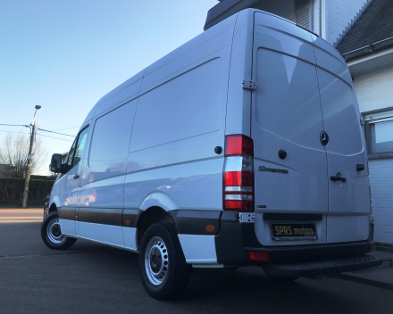 MERCEDES SPRINTER VERHOOGD 26/03/2010   158.118 KM  6950 + BTW