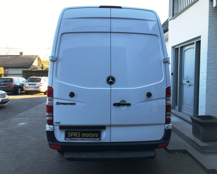 MERCEDES SPRINTER VERHOOGD 26/03/2010   158.118 KM  6950 + BTW