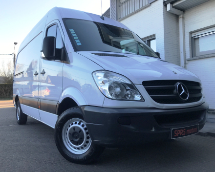 MERCEDES SPRINTER VERHOOGD 26/03/2010   158.118 KM  6950 + BTW