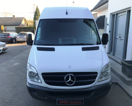 MERCEDES SPRINTER VERHOOGD 26/03/2010   158.118 KM  6950 + BTW