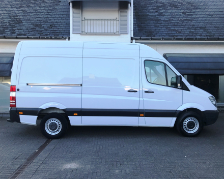 MERCEDES SPRINTER VERHOOGD 26/03/2010   158.118 KM  6950 + BTW