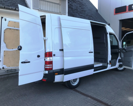 MERCEDES SPRINTER VERHOOGD 26/03/2010   158.118 KM  6950 + BTW