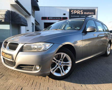 BMW 318 D TOURING 06/03/2012 LEDER+NAVIGATIE+CRUISE