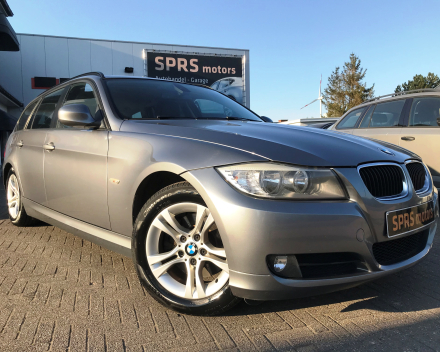 BMW 318 D TOURING 06/03/2012 LEDER+NAVIGATIE+CRUISE