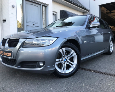 BMW 318 D TOURING 06/03/2012 LEDER+NAVIGATIE+CRUISE