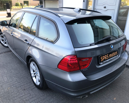 BMW 318 D TOURING 06/03/2012 LEDER+NAVIGATIE+CRUISE