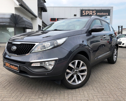 KIA SPORTAGE  23/06/2015  56.178 KM 1,7 CRDI  FULL OPTION LEDER / NAVI / PDC / CRUISE / ...