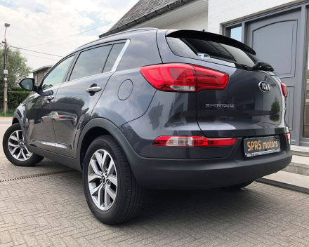 KIA SPORTAGE  23/06/2015  56.178 KM 1,7 CRDI  FULL OPTION LEDER / NAVI / PDC / CRUISE / ...