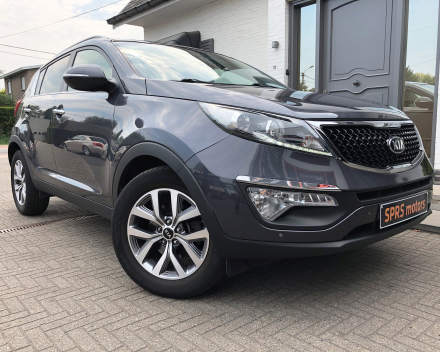 KIA SPORTAGE  23/06/2015  56.178 KM 1,7 CRDI  FULL OPTION LEDER / NAVI / PDC / CRUISE / ...