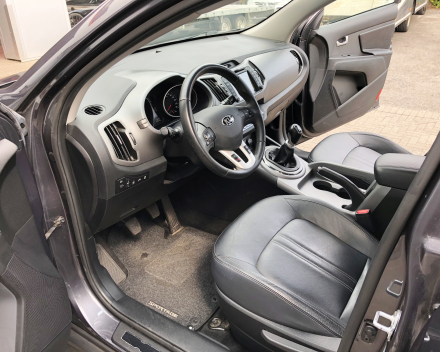 KIA SPORTAGE  23/06/2015  56.178 KM 1,7 CRDI  FULL OPTION LEDER / NAVI / PDC / CRUISE / ...