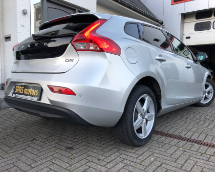 VOLVO V40 1,6D   15/11/2012   118.637 KM