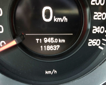 VOLVO V40 1,6D   15/11/2012   118.637 KM