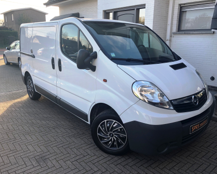 OPEL VIVARO LICHTEVRACHT 2,0CDTI  SLECHTS 115.130 KM  6500 EURO ALL IN