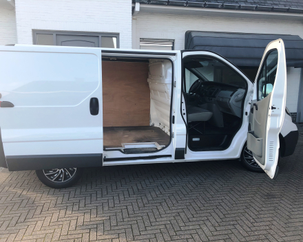 OPEL VIVARO LICHTEVRACHT 2,0CDTI  SLECHTS 115.130 KM  6500 EURO ALL IN