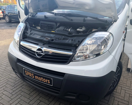 OPEL VIVARO LICHTEVRACHT 2,0CDTI  SLECHTS 115.130 KM  6500 EURO ALL IN