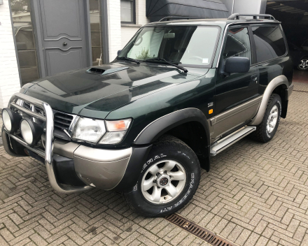 NISSAN PATROL GR TD-6  LICHTEVRACHTWAGEN  SLECHTS 122.653 KM  / 3000 EURO