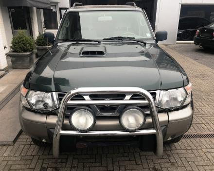 NISSAN PATROL GR TD-6  LICHTEVRACHTWAGEN  SLECHTS 122.653 KM  / 3000 EURO