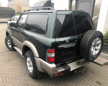 NISSAN PATROL GR TD-6  LICHTEVRACHTWAGEN  SLECHTS 122.653 KM  / 3000 EURO