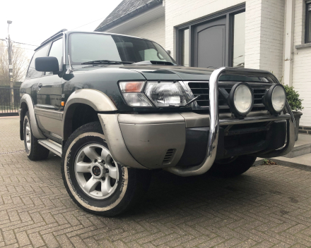 NISSAN PATROL GR TD-6  LICHTEVRACHTWAGEN  SLECHTS 122.653 KM  / 3000 EURO