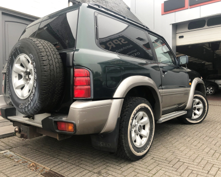 NISSAN PATROL GR TD-6  LICHTEVRACHTWAGEN  SLECHTS 122.653 KM  / 3000 EURO