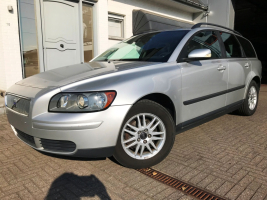 VERKOCHT  VOLVO V50 1,6 D / ZILVER METAAL / ZWART LEDER INTERIEUR / GEKEURD VOOR VERKOOP